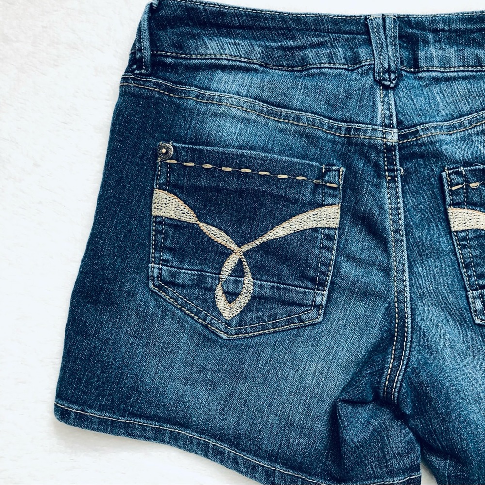 Paris Blues, Jean Shorts, Size 5 - Picture 10 of 14